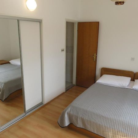 Apartmani Mm Starigrad Exterior photo