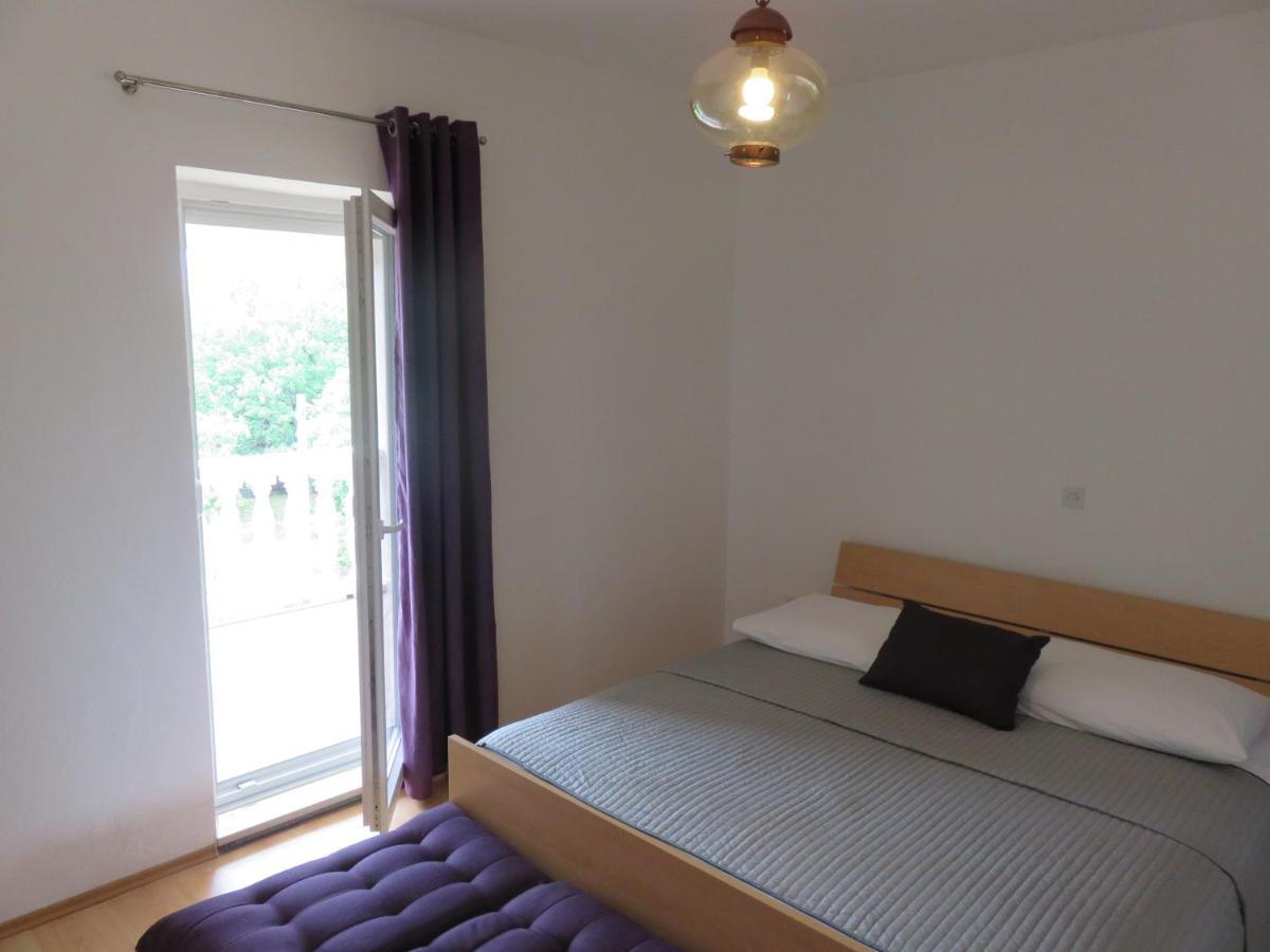 Apartmani Mm Starigrad Exterior photo