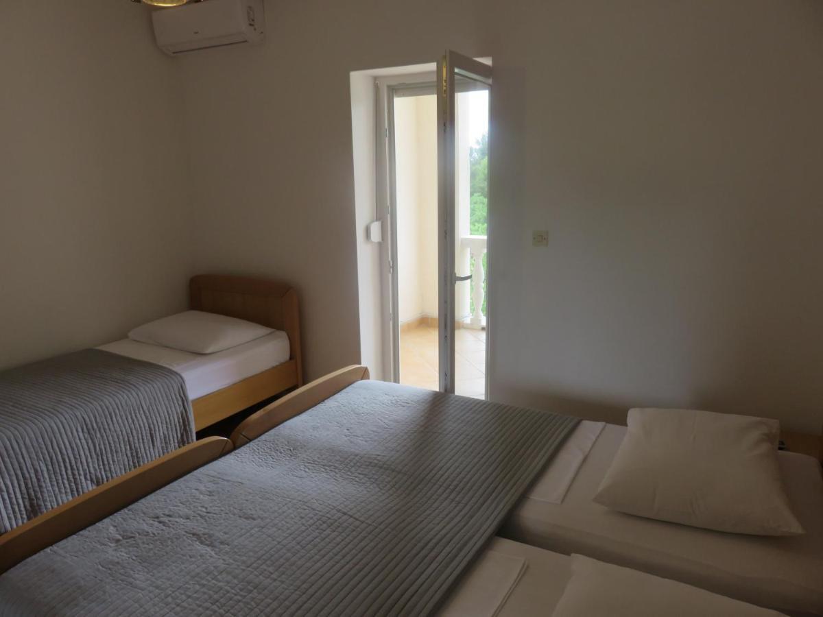 Apartmani Mm Starigrad Exterior photo