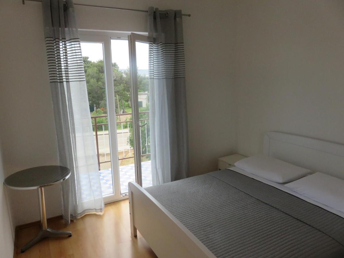 Apartmani Mm Starigrad Exterior photo