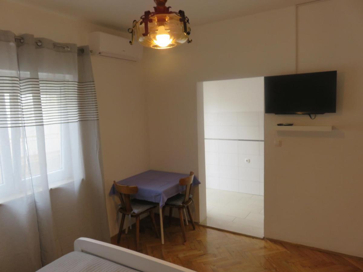 Apartmani Mm Starigrad Exterior photo