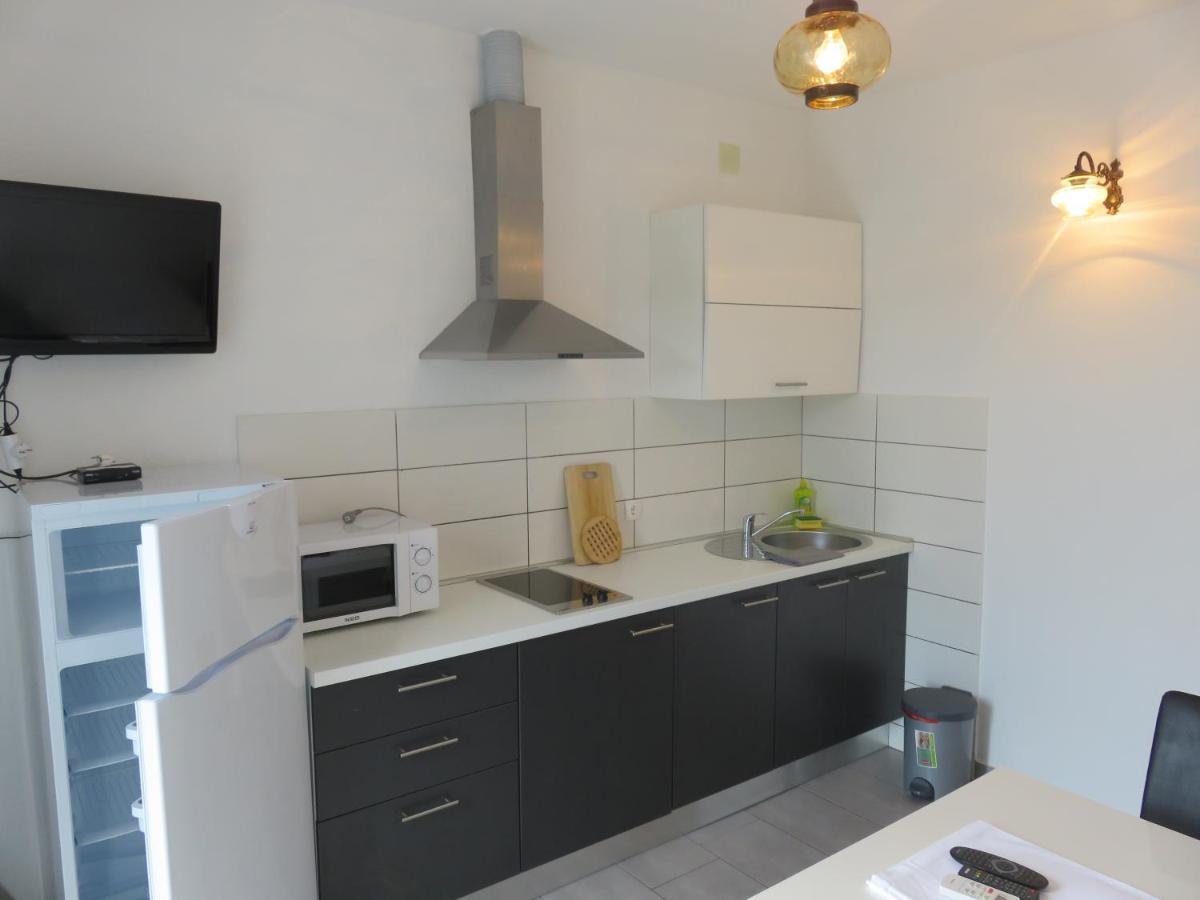 Apartmani Mm Starigrad Exterior photo