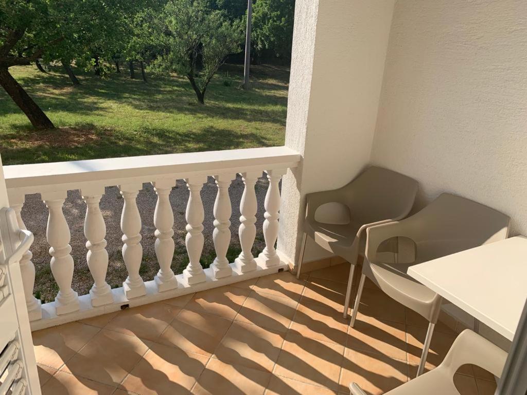 Apartmani Mm Starigrad Exterior photo